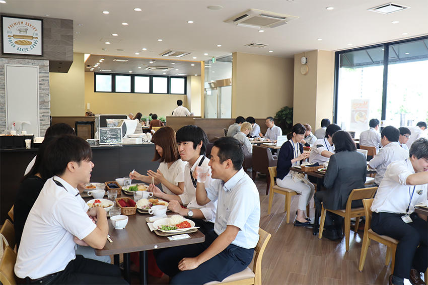 「食欲の秋！東京・小平市にあるブリヂストンの社員食堂をご紹介」の記事ページへ