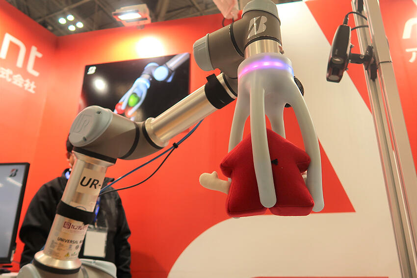 「国際ロボット展にブリヂストンが33年ぶりに出展！柔らかいロボットハンドを展示」の記事ページへ