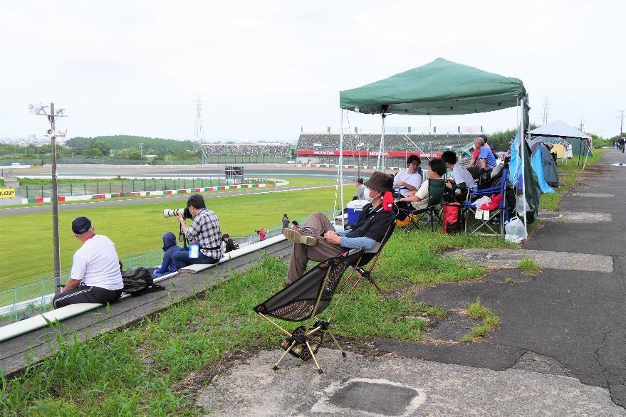 コーナリングが良く見える観戦エリアからの応援も必見!