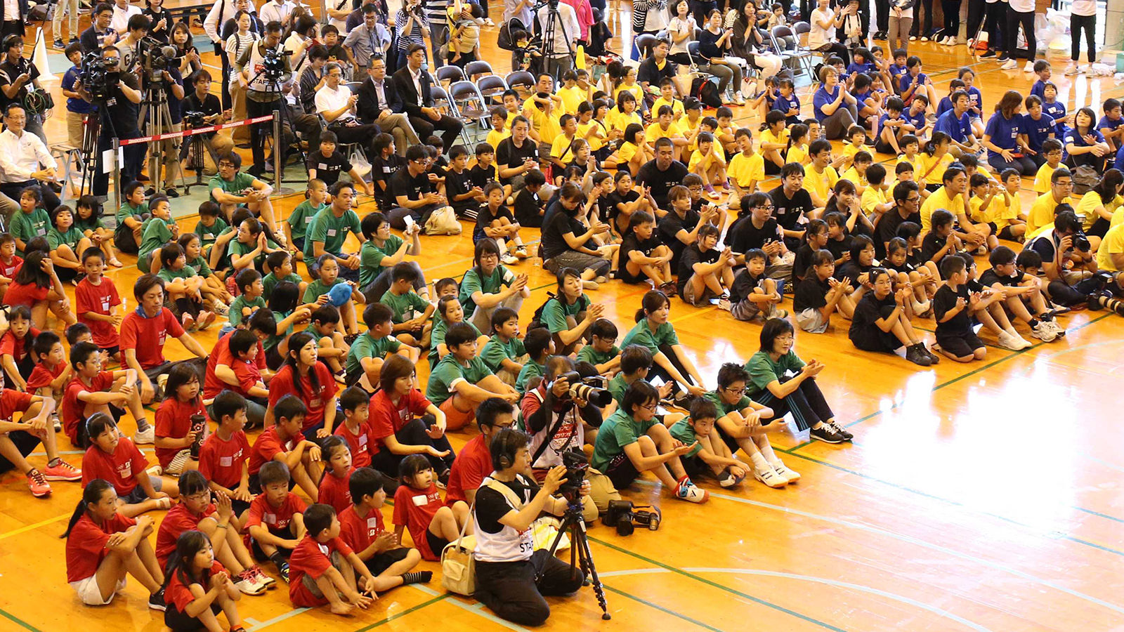真夏日の熊本に集まった約1,700名の参加者と13名のアスリート