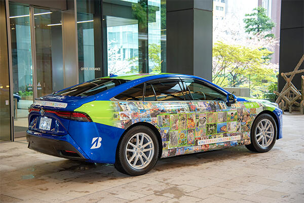 入賞作品および入賞作品をデザインしたラッピングカー