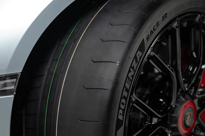 写真：POTENZA RACE Rのアップ