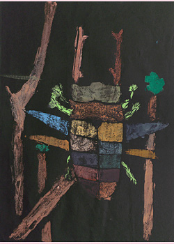 森を飛ぶクワガタ