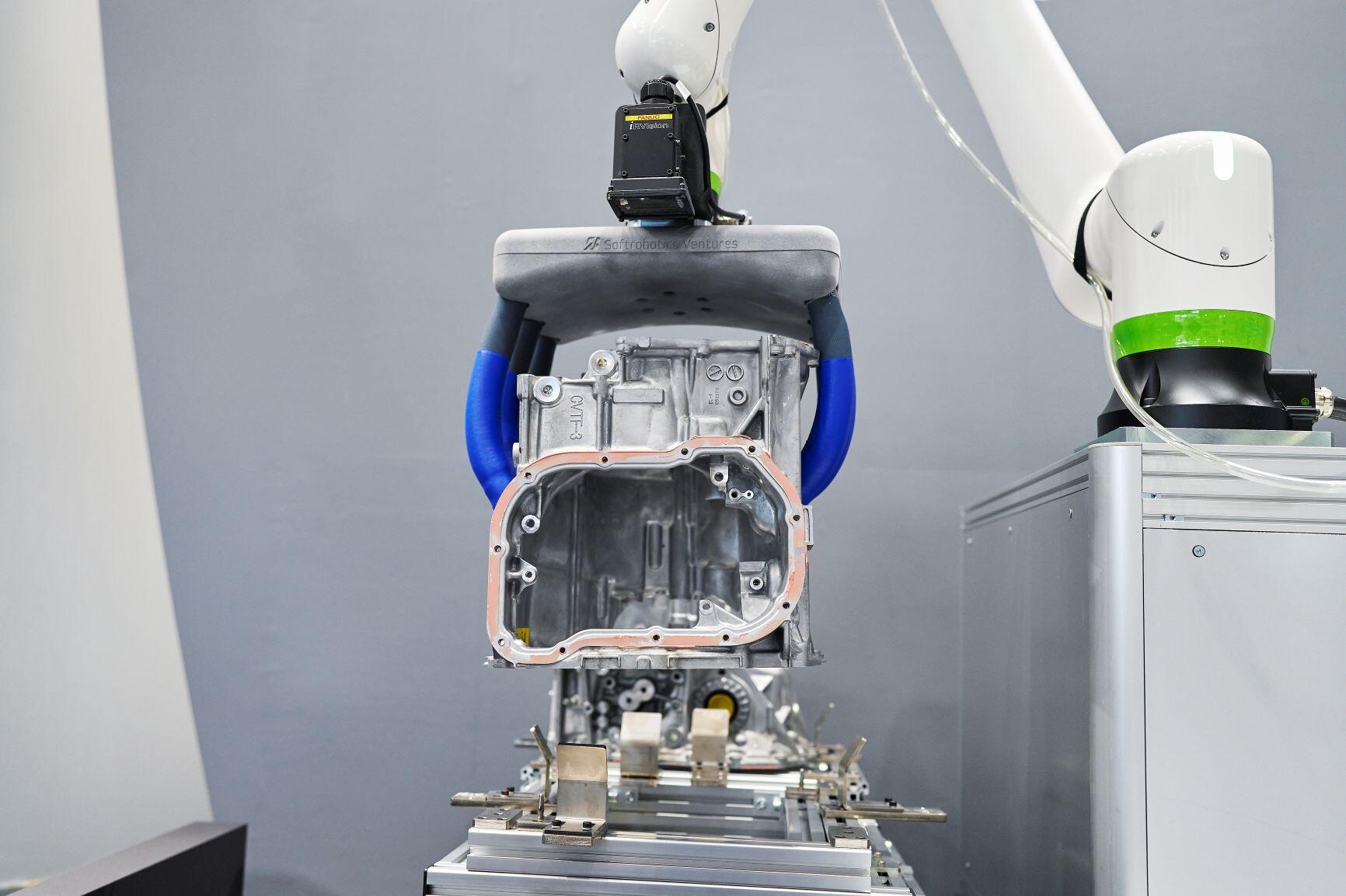 TETOTE ストロングモデル-12で重いワーク×協働ロボットによる搬送置きの自動化を実現！