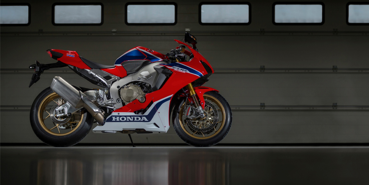 Honda Cbr1000rr Sp Battlax Racing Street Rs10 ニッポンのフラグシップ タイヤ開発物語 Vol 4 二輪車用タイヤ 株式会社ブリヂストン